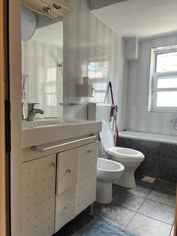 Apartament 2+1 me qira tek Myslym Shyri