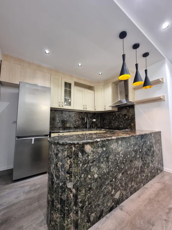 For sale: 2+1 apartment on the FZ side, 90m2.
