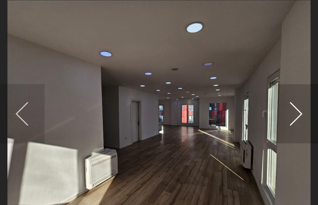 Jepet super zyre open space tek rr Elbasanit 
