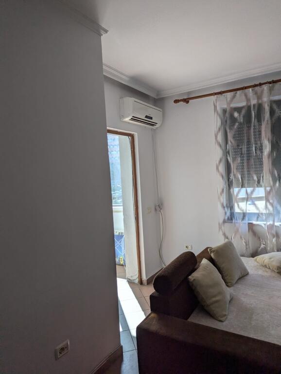 Jepet apartament 2+1+2 tek ish Garda 