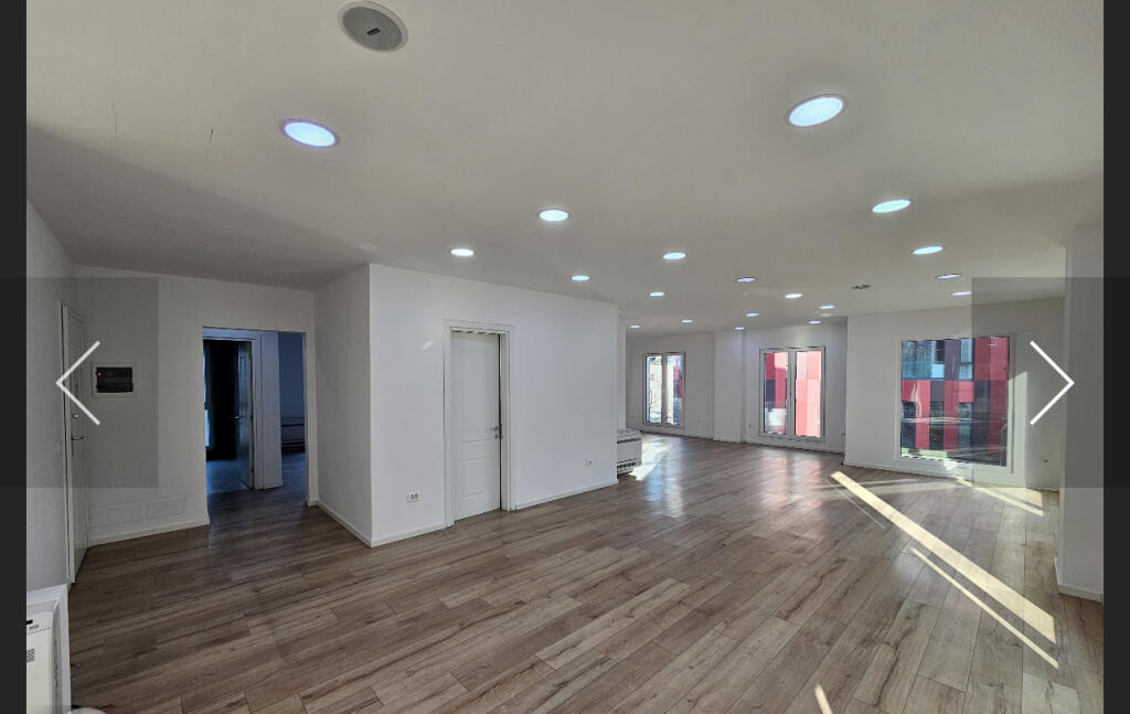 Jepet super zyre open space tek rr Elbasanit 
