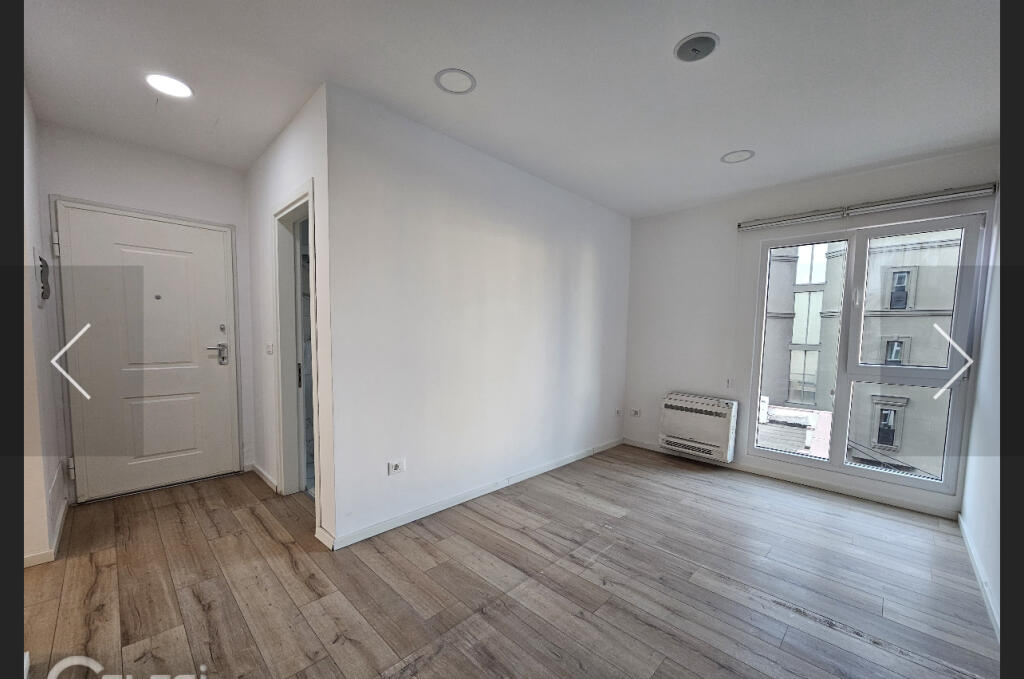 Jepet super zyre open space tek rr Elbasanit 