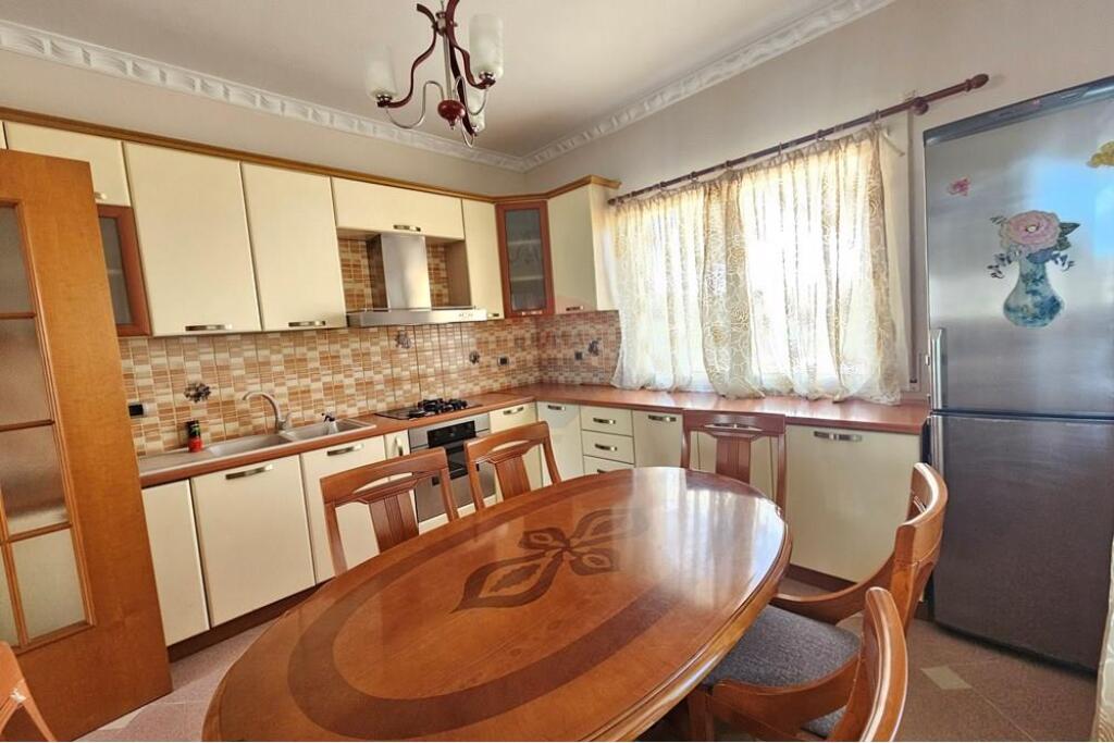 Jepet me qira vilë ne Selitë, Tiranë