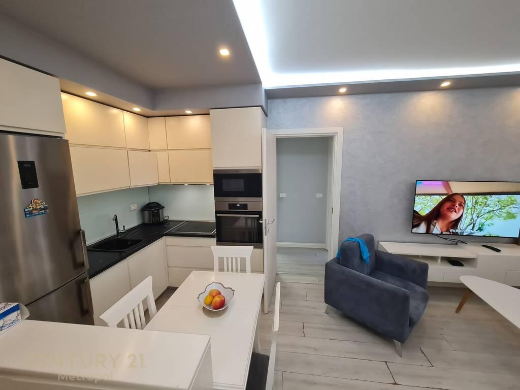 I am selling a 2+1 apartment in the Alba residence - Ndre Mjeda street!