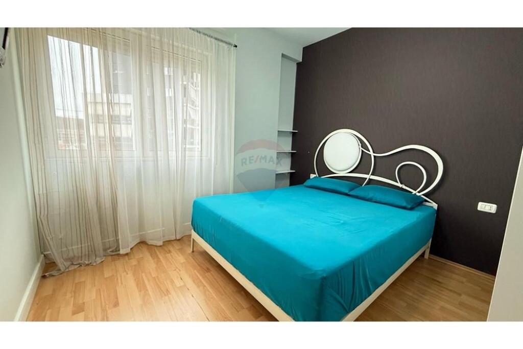 2+1+2 apartment for rent at 21 Dhjetori!