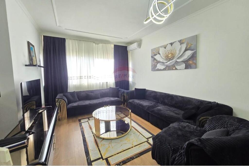 2+1 apartment for sale in Porcelan!