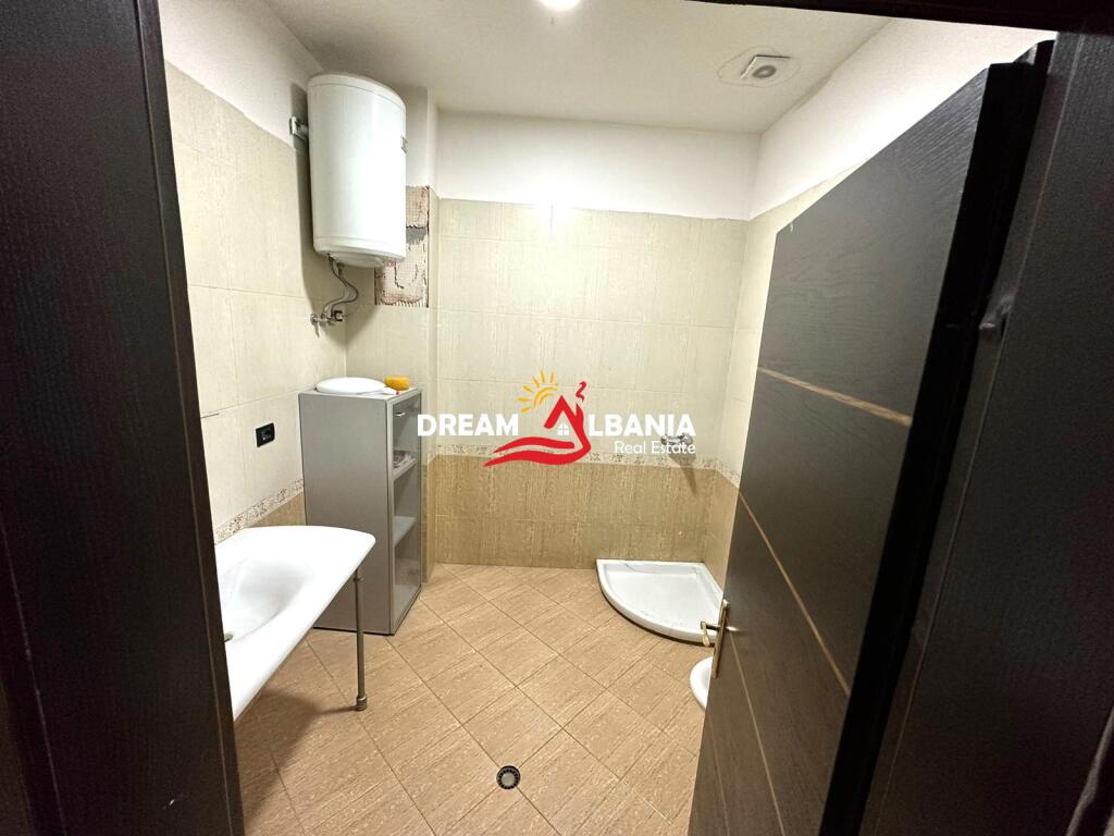 Zyre me qera open space ne zonen e Zogut Zi buze rruges ne Tirane (ID 4261965)
