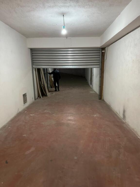 Jepet magazine 450 m2 me qera tek rr Jordan Misja