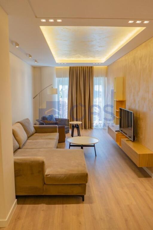 A 2+1 apartment is available at Kodra e Diellit. 900 euros.