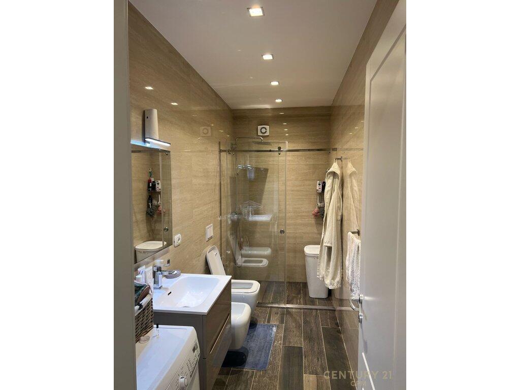 1+1 apartment + parking space for rent near Bardhyl street close to Çajupi school.