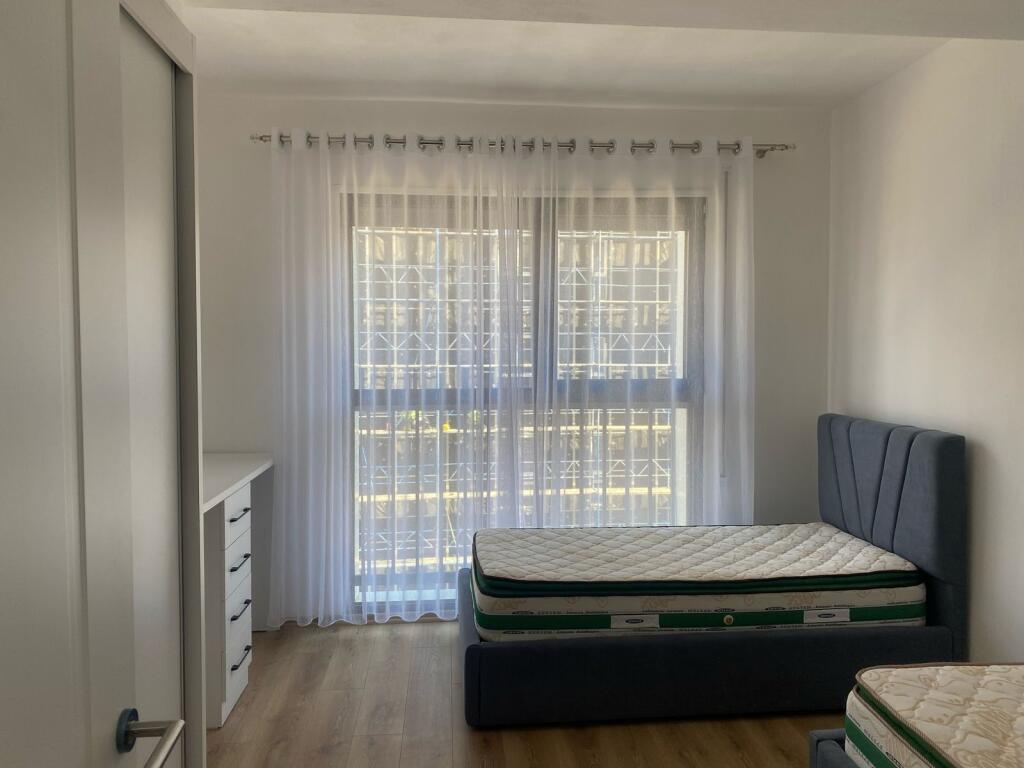Tirana, for rent, 2+1 apartment with annex and balcony, 3rd floor, 113 m², 650 € (Bulevardi i Ri)