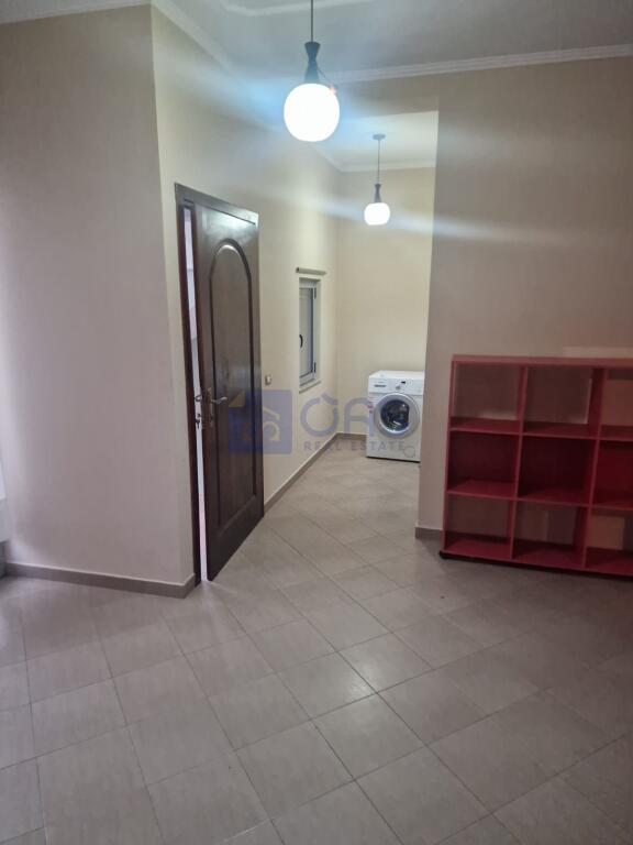 A 3+1 apartment is available in Brryl. 500 euros.