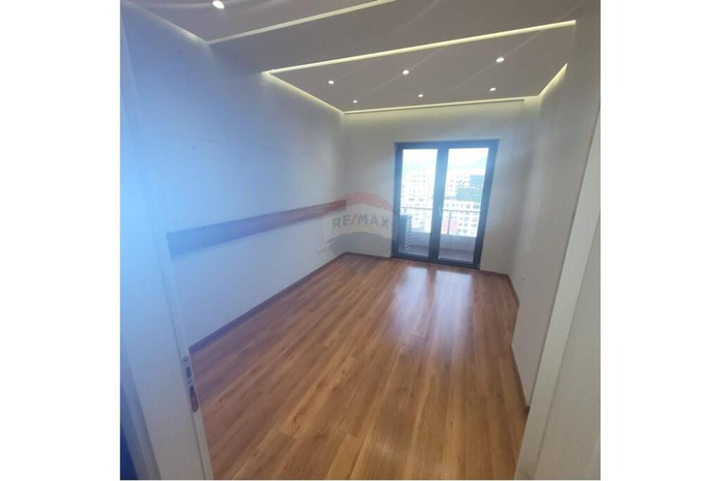 Vendesi appartamento 3+1+2 presso Ring Center.