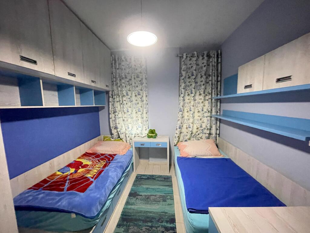 Apartament 2+1 me qira Komuna e Parisit 