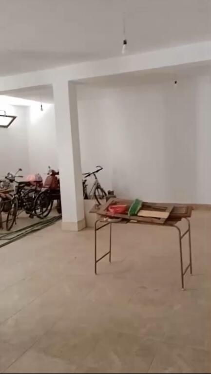 Magazine me qera tek Ish-Tregu Elektrik (ID BM249) Tiranë