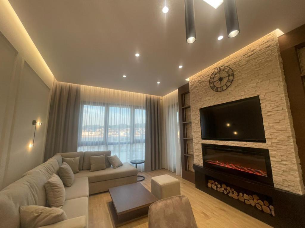 1+1 for rent at Square 21