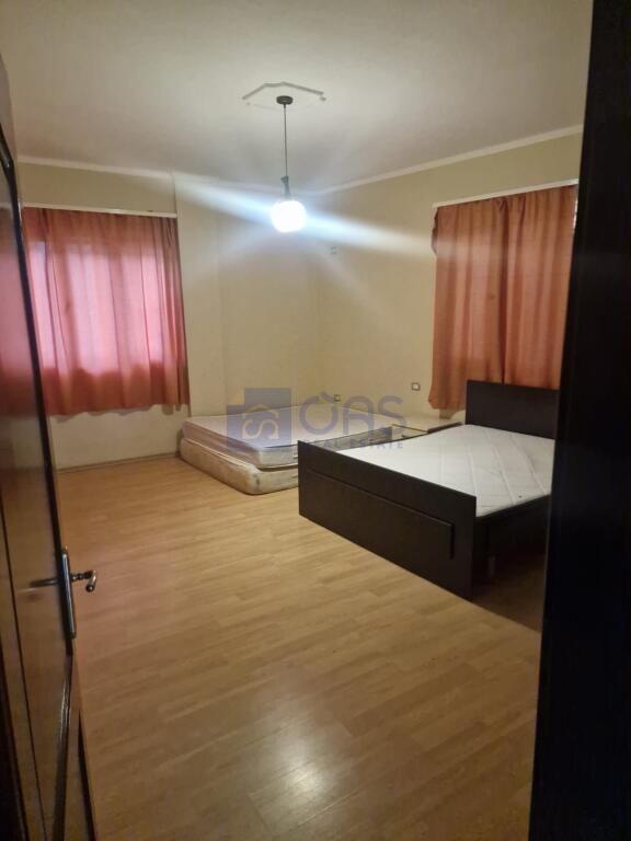 A 3+1 apartment is available in Brryl. 500 euros.