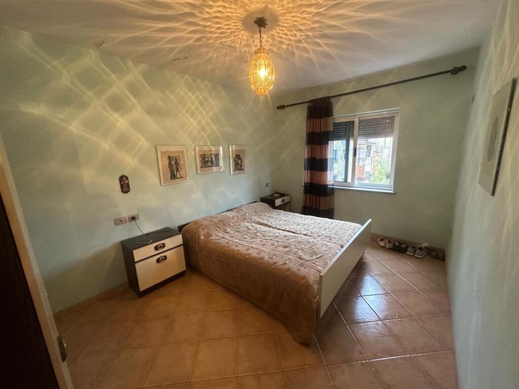 In the area of Xhamllik, Xhanfize Keko Street, near Shtraus Square, a 3+1 apartment is for sale for 135,000 Euro.