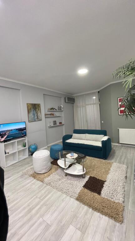 Jepet apartament 1+1 tek Kika 1 , komuna e parisit 