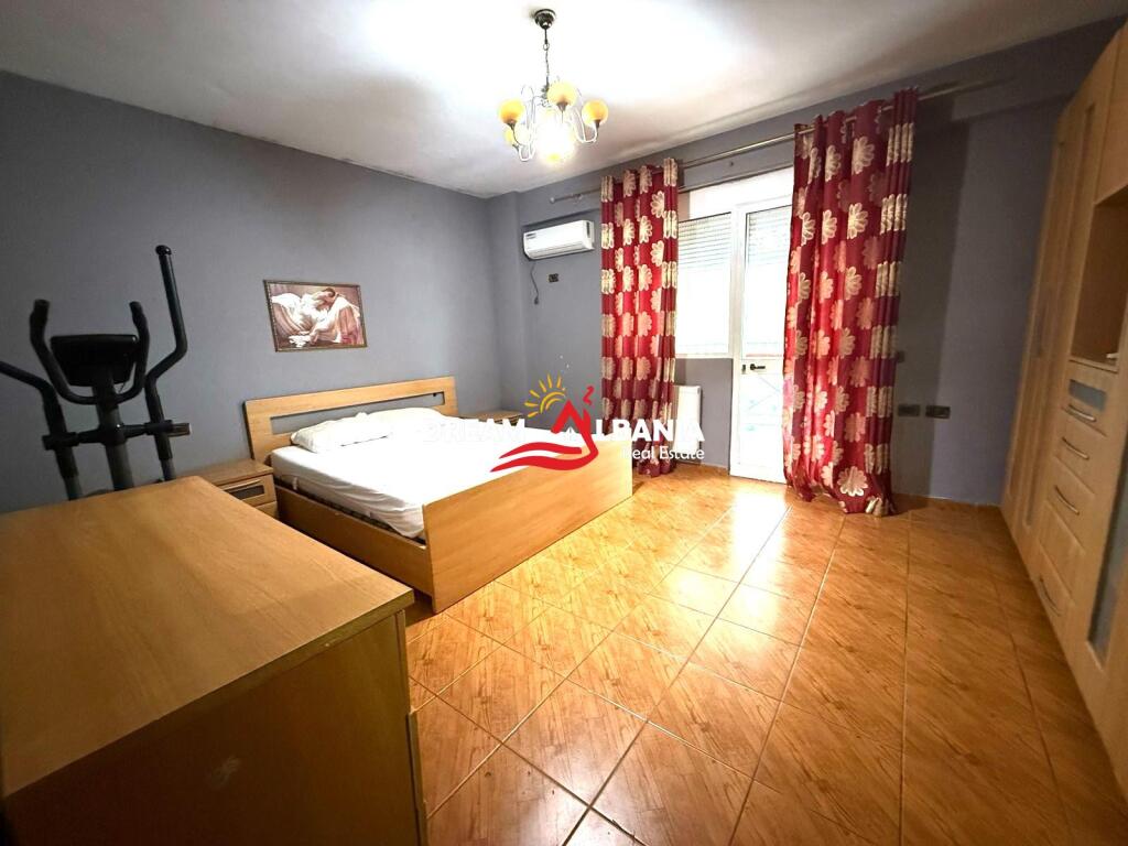 Apartament/Zyre 2+1+2 me qera ne Bllok tek Garda (ID 42215206)