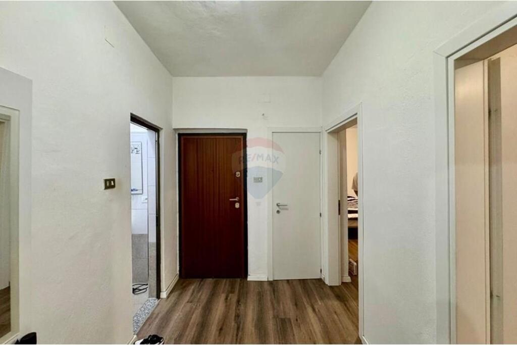 For sale: 2+1 apartment near the old electrical market!