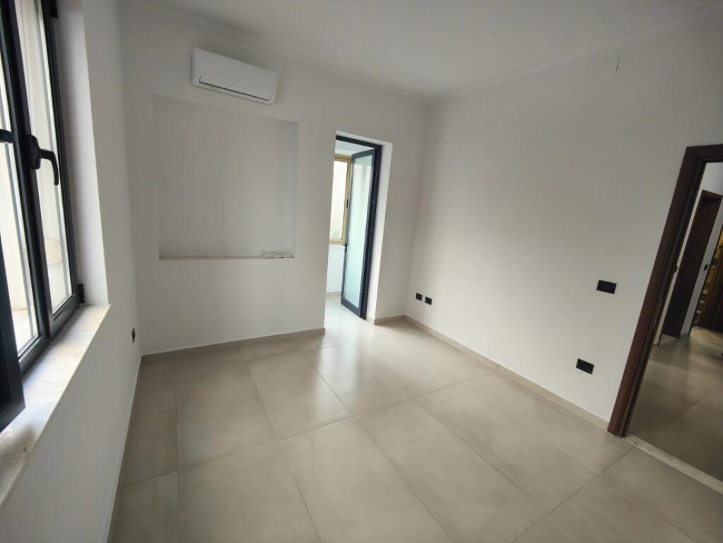 Apartament 3+1 per Zyre ne Bllok 800 € 