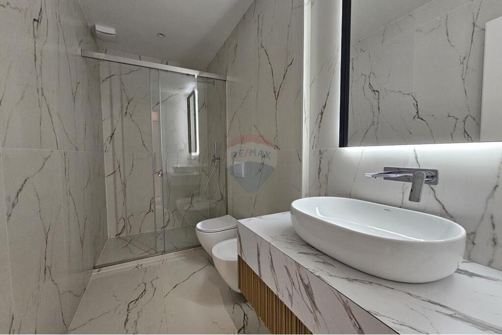Apartament - Për Qira - Shallvaret, Tiranë