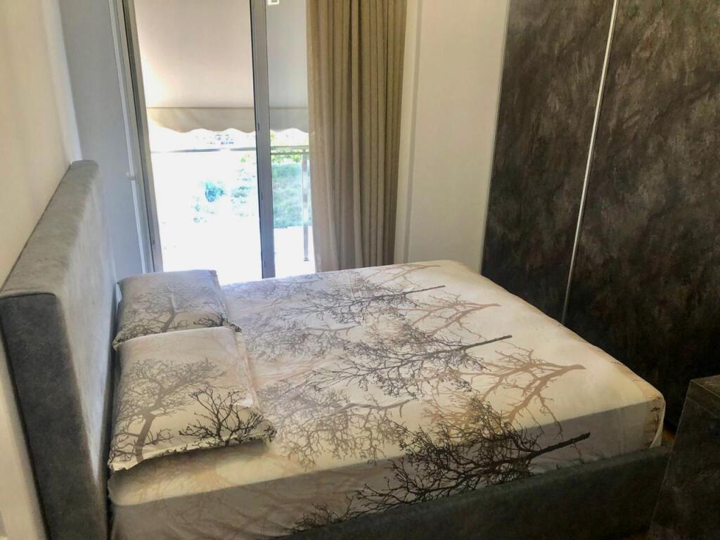 Super mundesi Ekzkluzive Shitet apartament 1+1 te Ish Fusha e Aviacionit