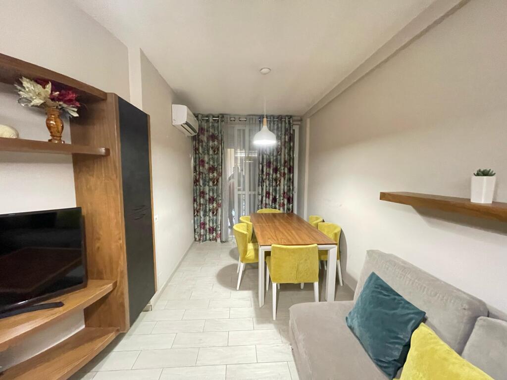 Apartament 2+1 me qira Komuna e Parisit 