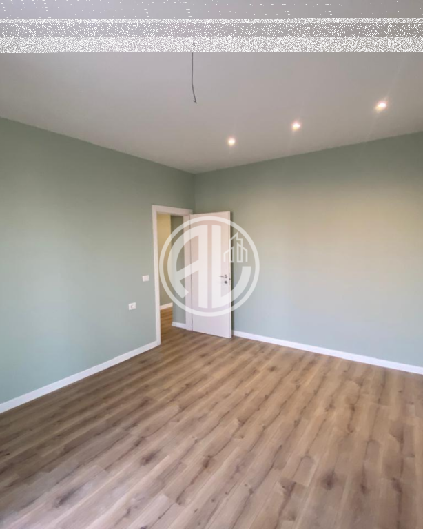 For sale: 2+1 apartment in Neighborhood 5, near Kazazi, Durres. The apartment has been recently renovated and is ready for furnishing.