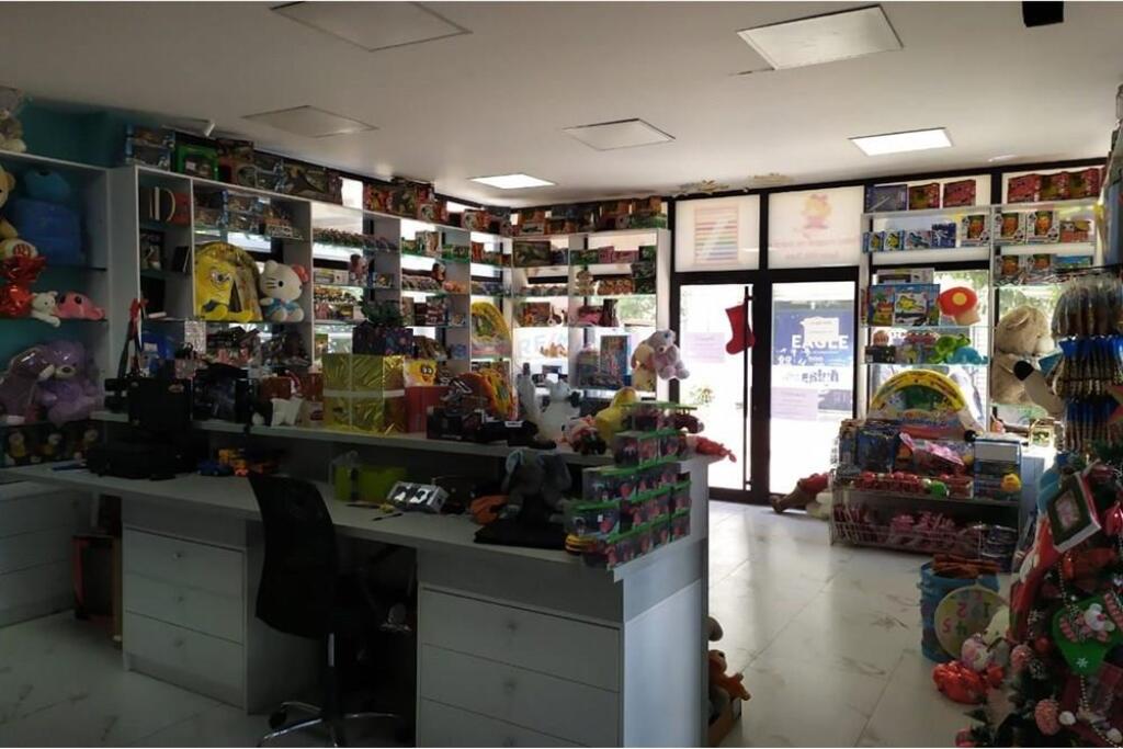 2 STORY BUILDING FOR RENT