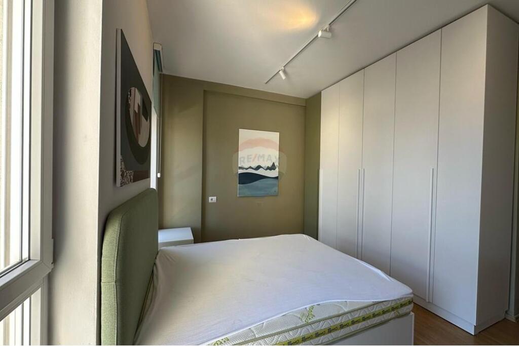 A 2+1+2 apartment is available for rent.