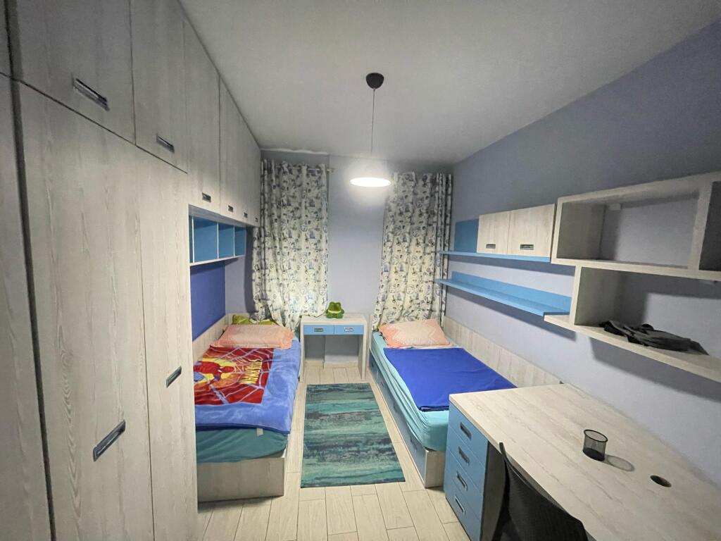 Apartament 2+1 me qira Komuna e Parisit 