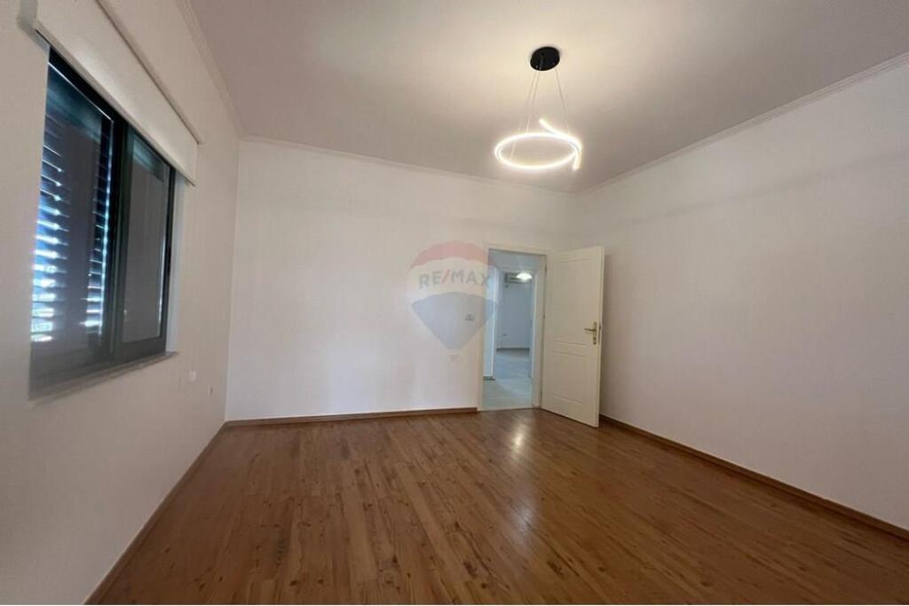 OFFICE SPACE FOR RENT NEAR DINAMO STADIUM