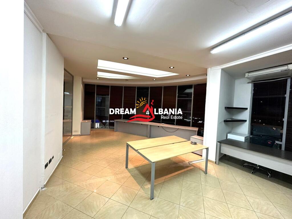 Zyre me qera open space ne zonen e Zogut Zi buze rruges ne Tirane (ID 4261965)