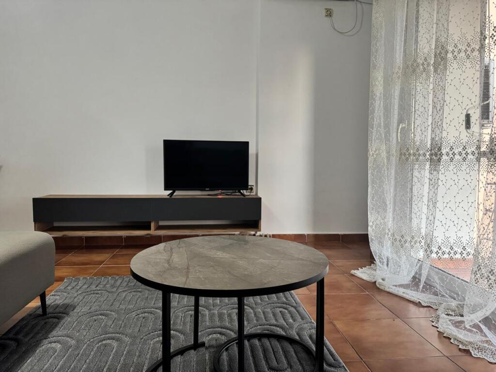 Apartment 1+1 for rent in LAPRAKE 45,000 lek.