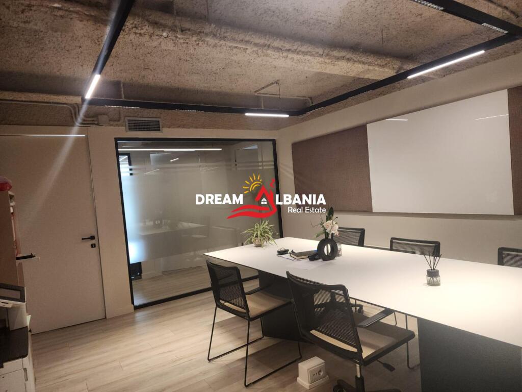 Commercial Space for Sale on Elbasan Street, near Air Albania Stadium in Tirana (ID 4161101)