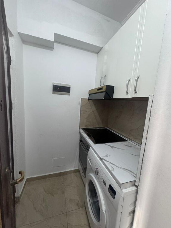 Affittasi appartamento 1+1, via 5 Maggio vicino a Big Market 350 mila lekë.