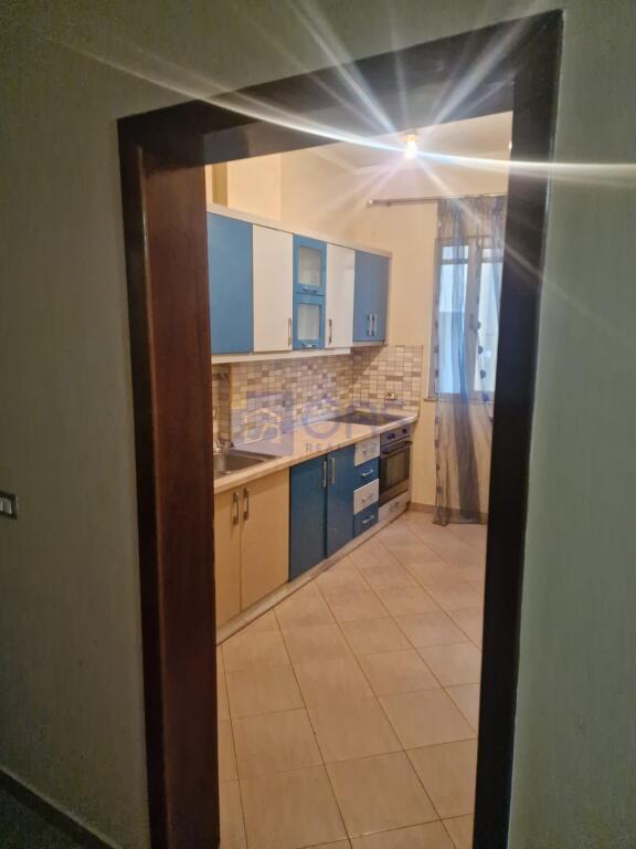 A 3+1 apartment is available in Brryl. 500 euros.