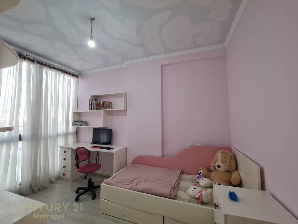 I am selling a 2+1 apartment in the Alba residence - Ndre Mjeda street!