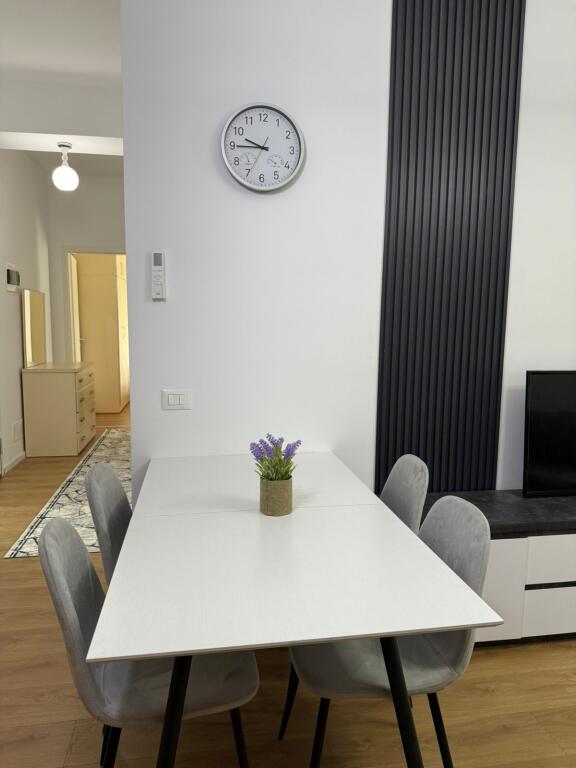 APARTAMENT ME QERA 2 +1 - PRANE KOMPLEKSIT KAIMI , ALI DEM