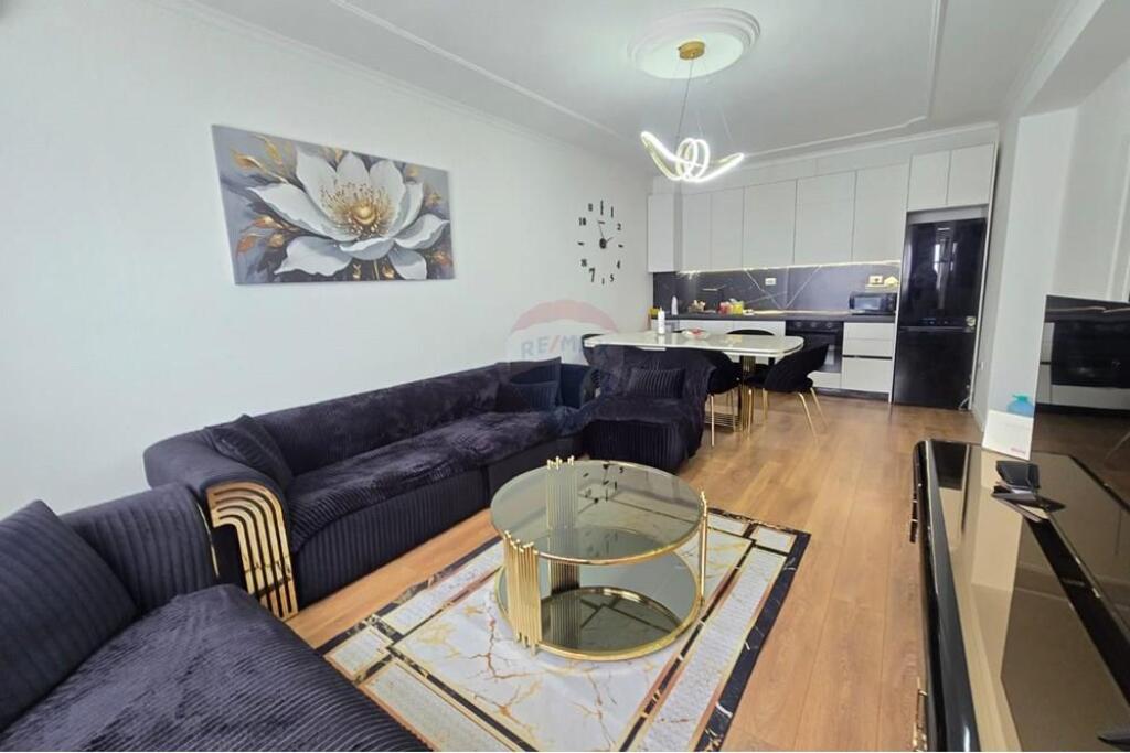 2+1 apartment for sale in Porcelan!