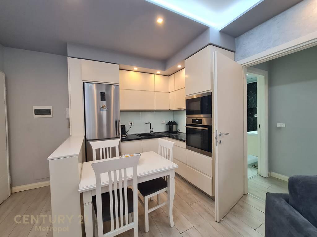 I am selling a 2+1 apartment in the Alba residence - Ndre Mjeda street!