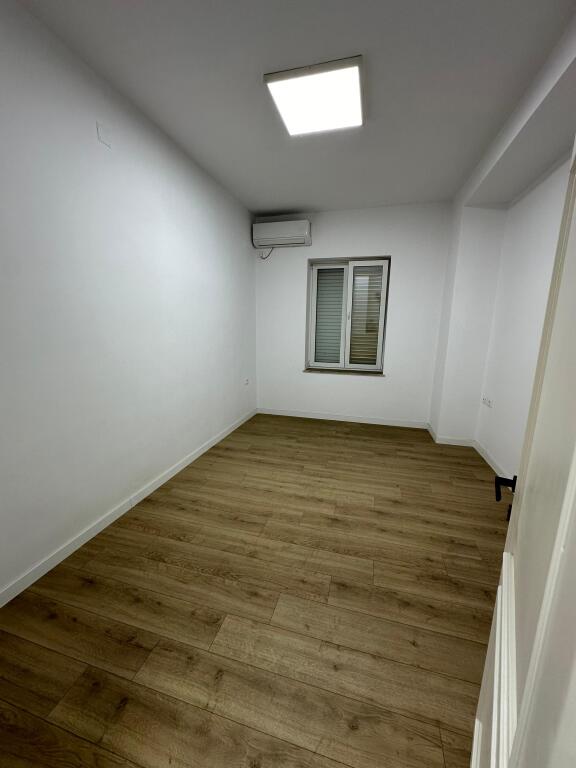 WE RENT A BUSINESS SPACE 3+1, 100M2 IN MYSLYM SHYRI