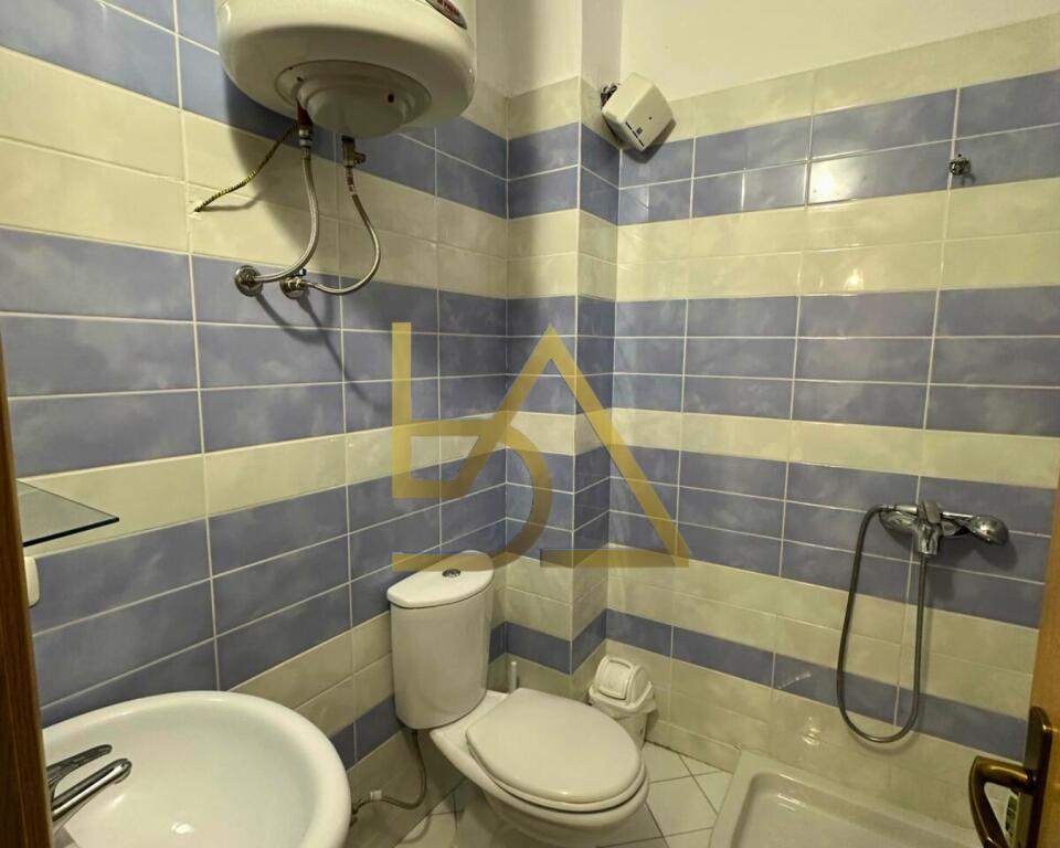 For sale: 2+1 apartment near Hotel Adriatik, Durrës.