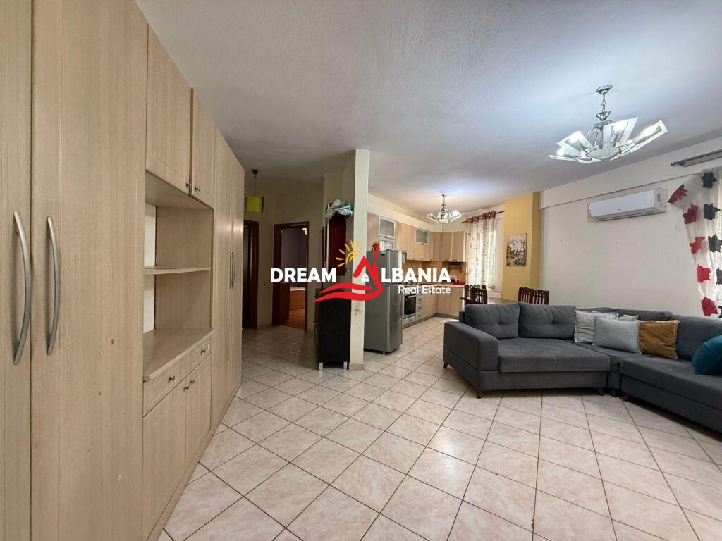 Apartament/Zyre 2+1+2 me qera ne Bllok tek Garda (ID 42215206)