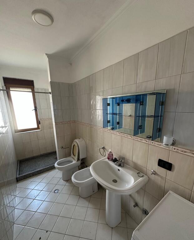 A 2+1 apartment is for rent, Zogu i Zi near Er Petrol or behind the Vizion Plus Complex for 470,000 lek.