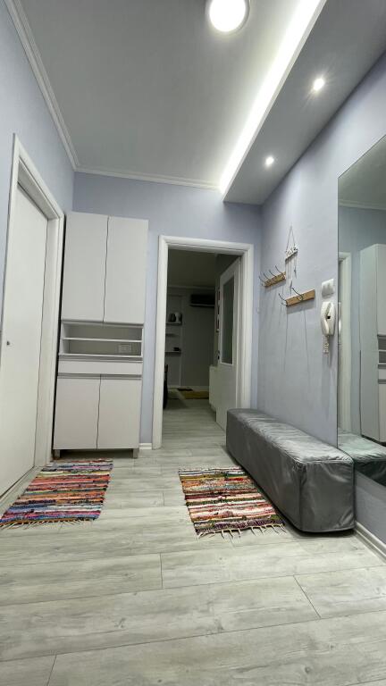 Jepet apartament 1+1 tek Kika 1 , komuna e parisit 