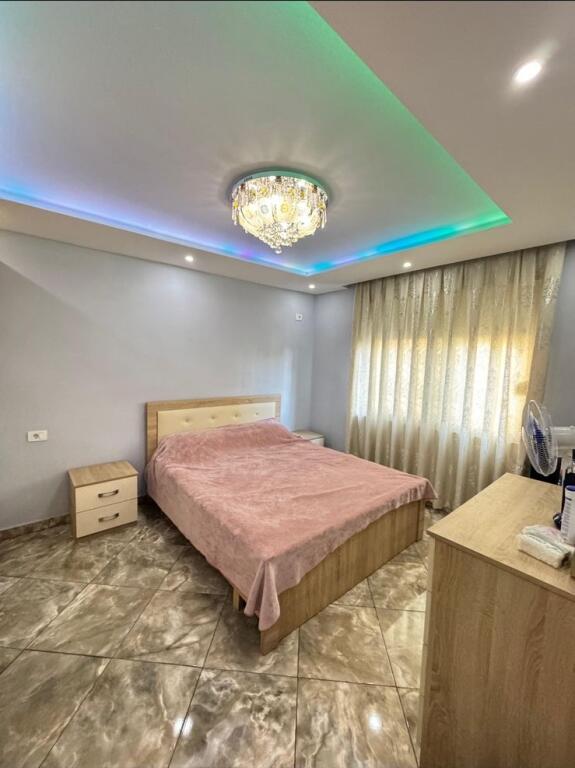 At the United School Crossroads, Imer Ndregjoni Street near Credins Bank, a 1+1 apartment is for sale for €115,000.
