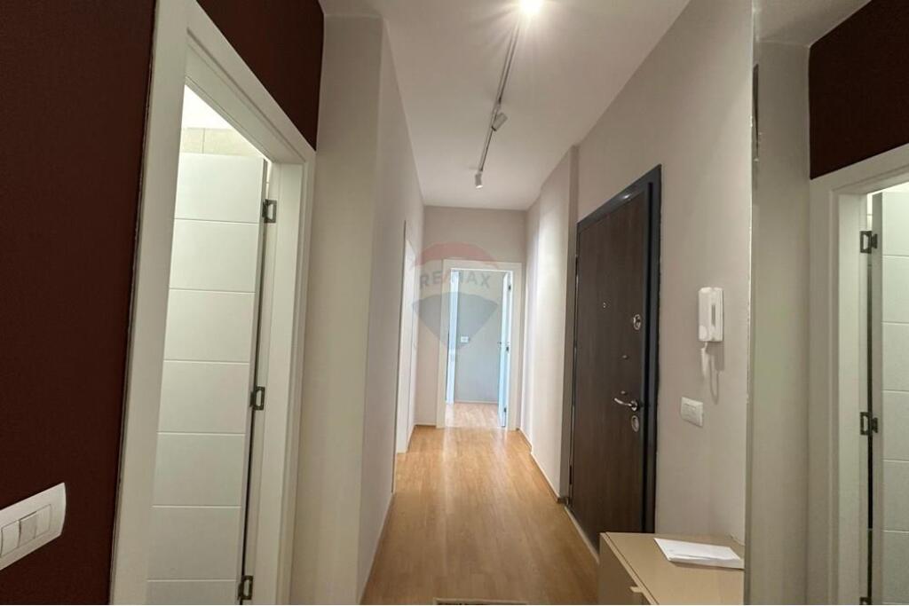 A 2+1+2 apartment is available for rent.